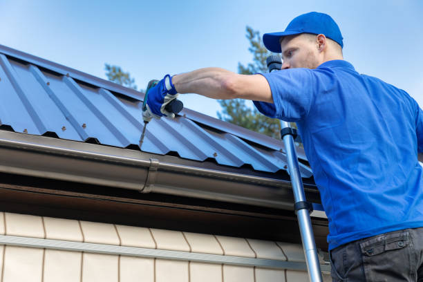 Best Roof Moss and Algae Removal  in Crescent City, CA